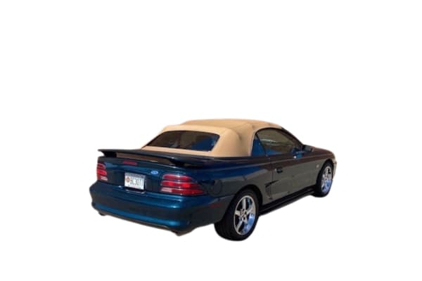Ford Mustang 94-95 mit Cabrio-Verdeck